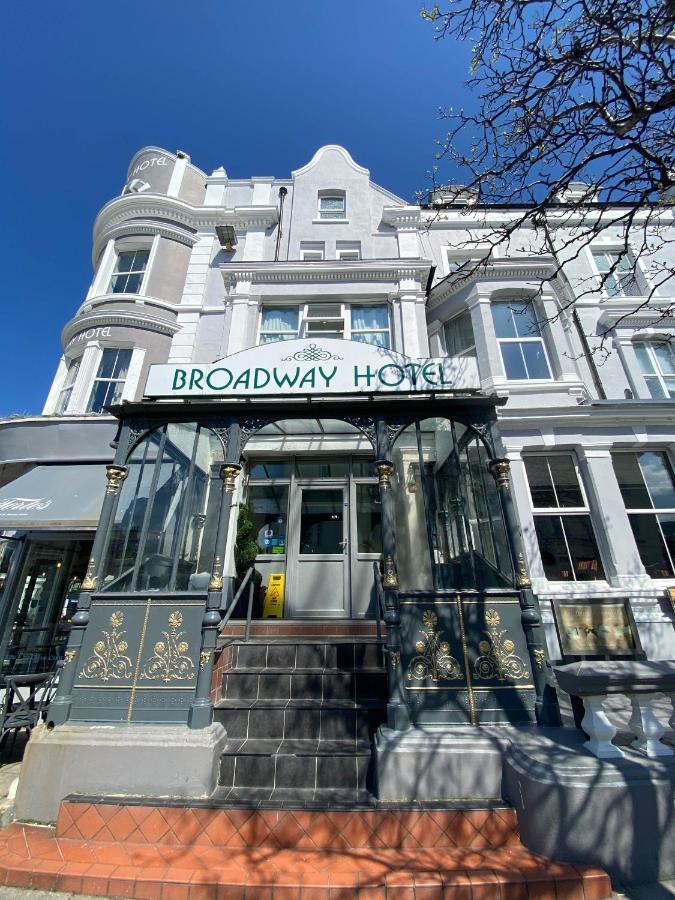 The Broadway Hotel ลันดิดโน ภายนอก รูปภาพ