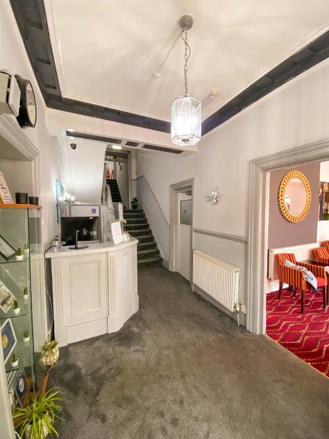 The Broadway Hotel ลันดิดโน ภายนอก รูปภาพ