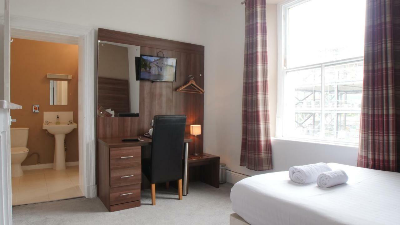 The Broadway Hotel ลันดิดโน ภายนอก รูปภาพ